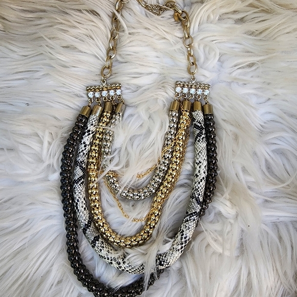 Snake triple chain necklace NWOT - Picture 3 of 7